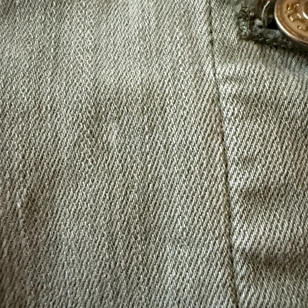 Chico's Womens Embroidered Sage-Denim Jacket Size XL (3) Frayed Hem - Picture 4 of 4